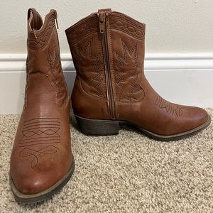 Coconuts by Matisse Boots